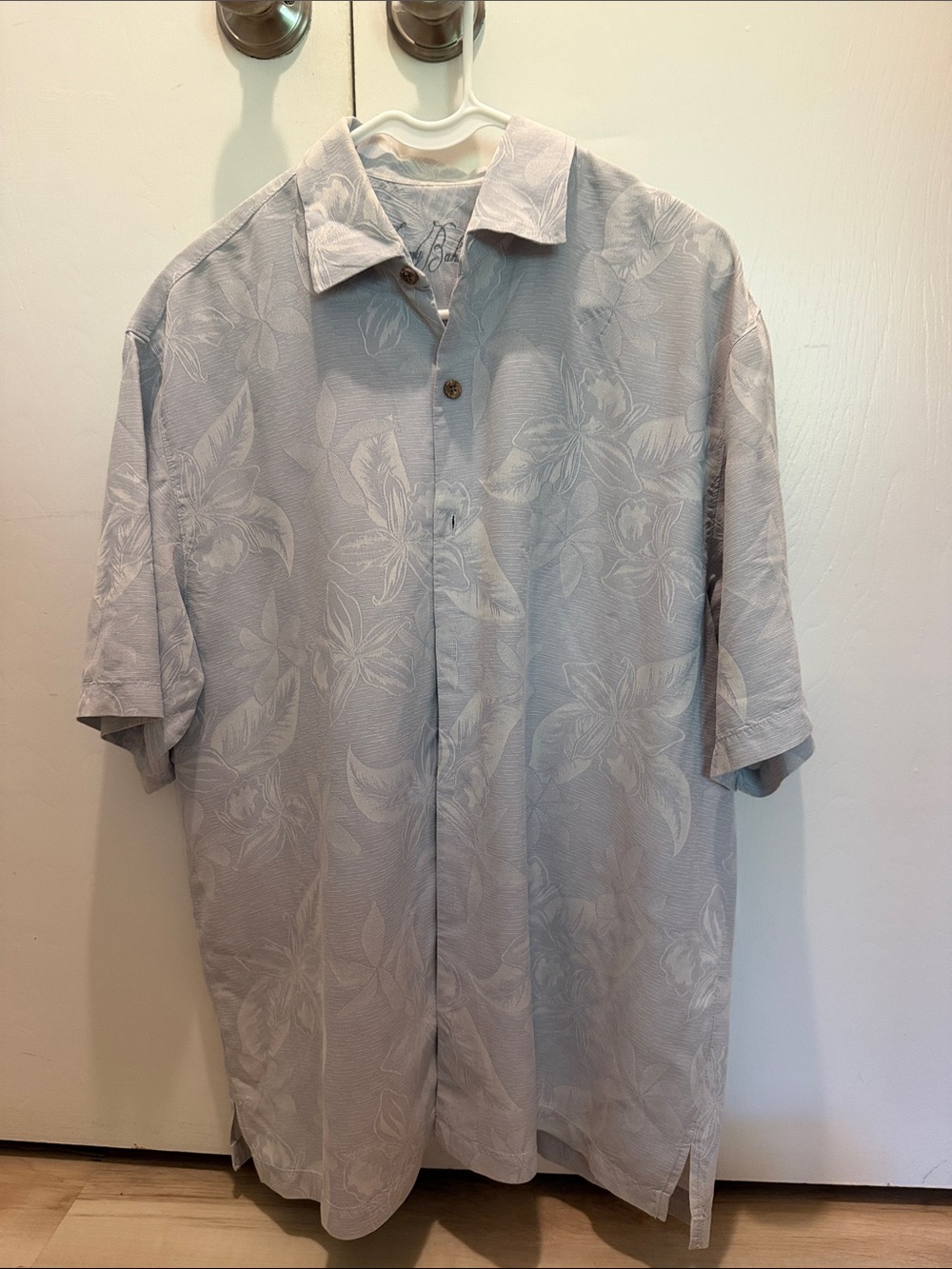 Light Gray Floral Short Sleeve Button-Up Shirt